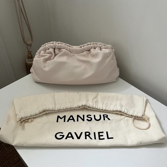 Mansur Gavriel Cloud Clutch, large size in light beige colour (NWOT) - Picture 2 of 16